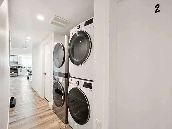5th image of 1186 W 37th Pl #2