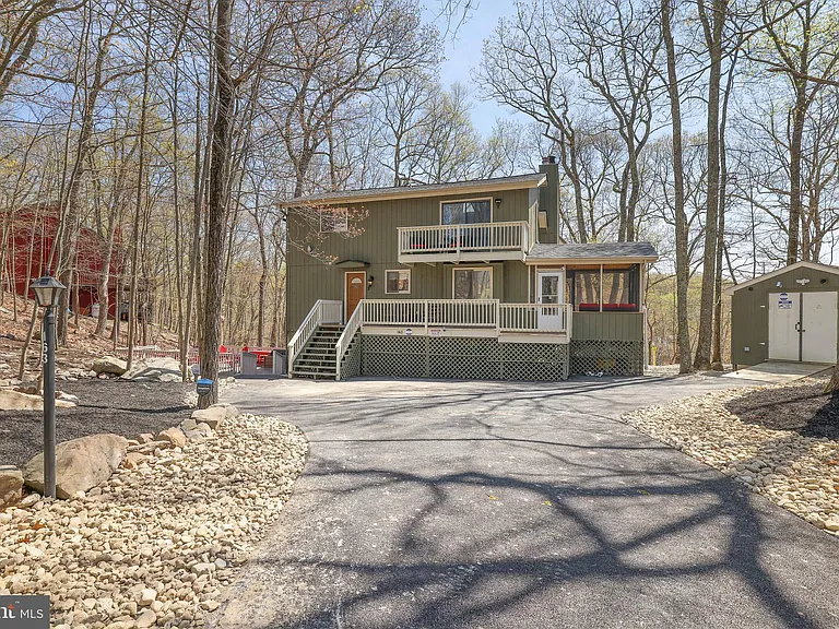 163 Cambridge Ct — Photo 6