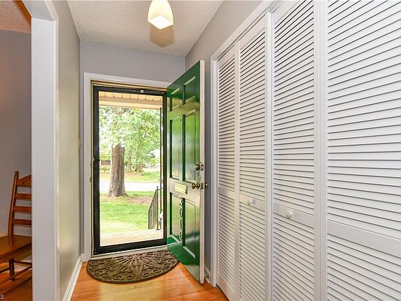 4th image of 3016 Robin Hood Dr