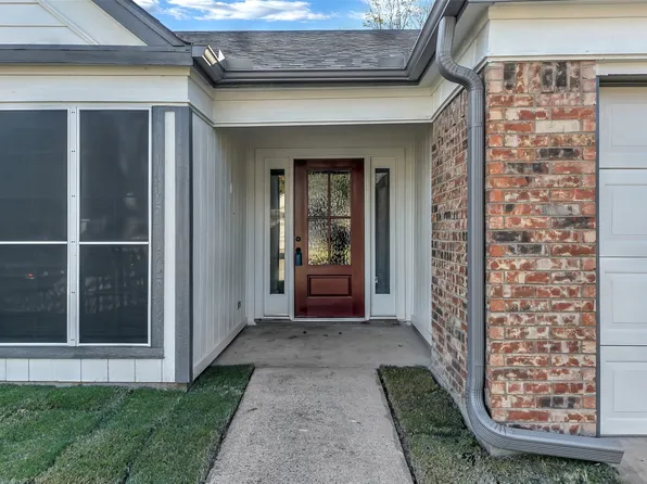 2549 Creekwood Ln, Fort Worth, TX 76123