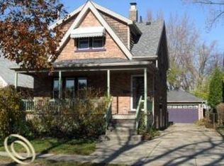 22435 Louise St, Saint Clair Shores, MI 48081