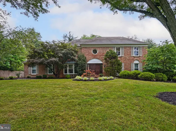 4 Bennington Dr, Lawrence Township, NJ 08648