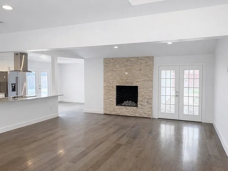 3127 Merrell Rd — Photo 12