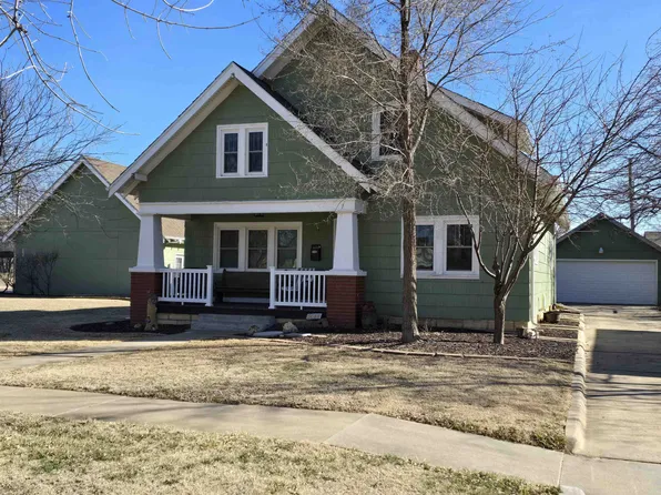 416 W 5th St, Russell, KS 67665
