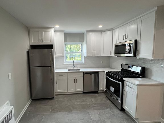 2nd image of 3002 Gunther Ave Floor 1