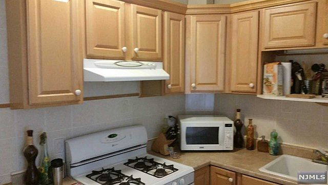1st image of 90 Hudson St