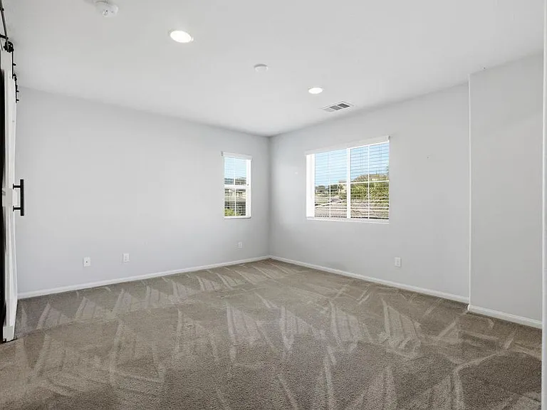 477 Prosperity Dr — Photo 24