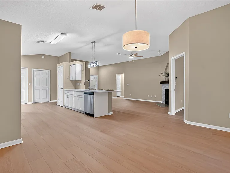 863 S Lilac Loop — Photo 16