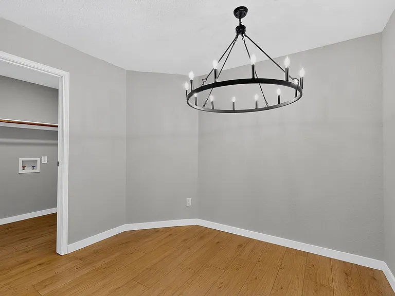215 Aspenway Dr — Photo 14
