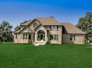 106 Woodcliff Ct, Springdale, AR 72764