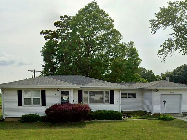 601 S Vine St, Heyworth, IL 61745