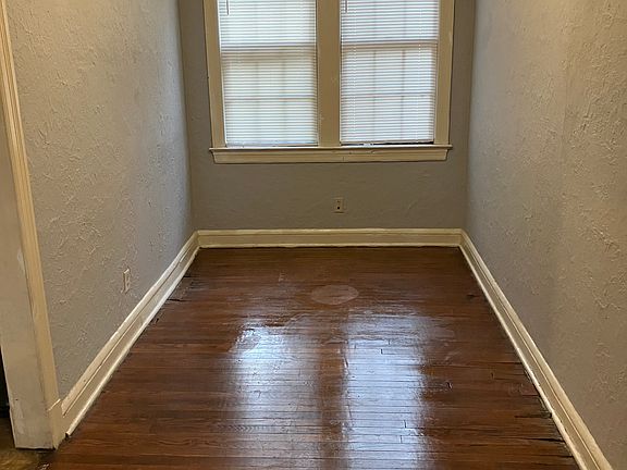 5th image of 2572 Myra St