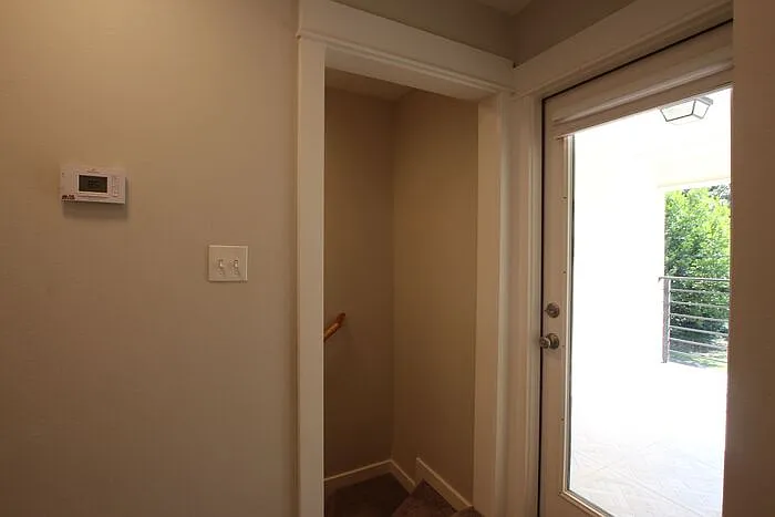 307 N Henry St #15 — Photo 12