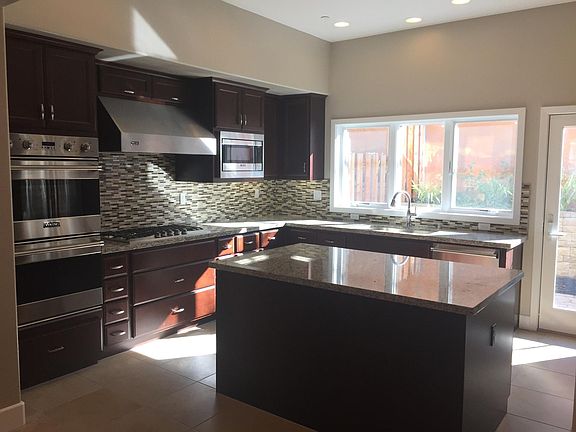 Kitchen w/ island