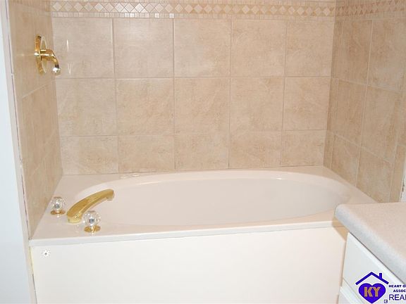 3rd image of 1107 Amanda Jo Dr