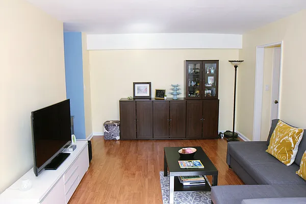 Sold by Lin Pan Realty Group LLC | media 4