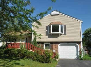 961 Grant St, Bartlett, IL