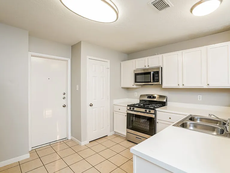 3315 Maymist Dr — Photo 11