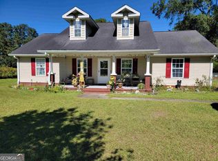 292 Lake Dr, Midway, GA 31320