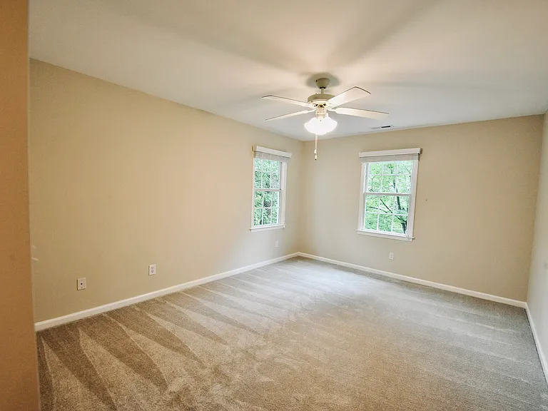962 Saint Catherines Dr — Photo 21