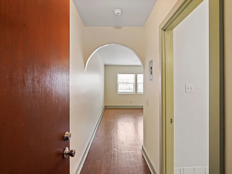 2524 James M Wood Blvd #202 — Photo 12