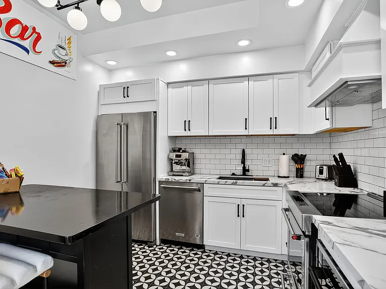 70 E 4th Ave #70 — Photo 10
