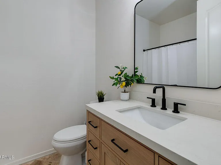 904 E Mead Dr — Photo 21