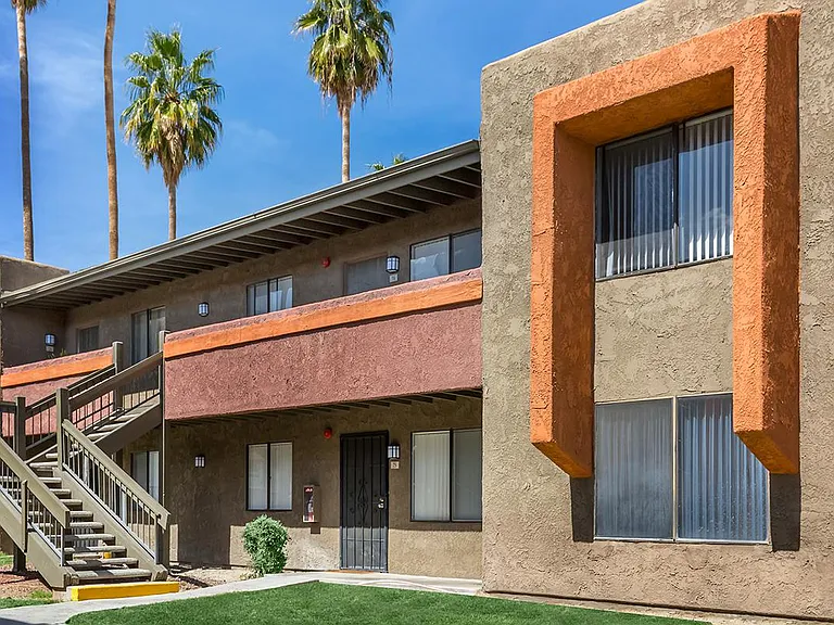 La Ventana Apartments — Photo 27