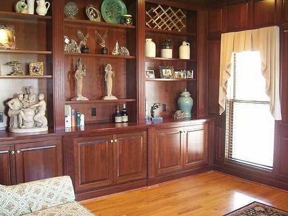 3rd image of 12 Crownwood Cir