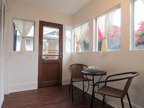 5th image of 4769-71 Kensington Dr