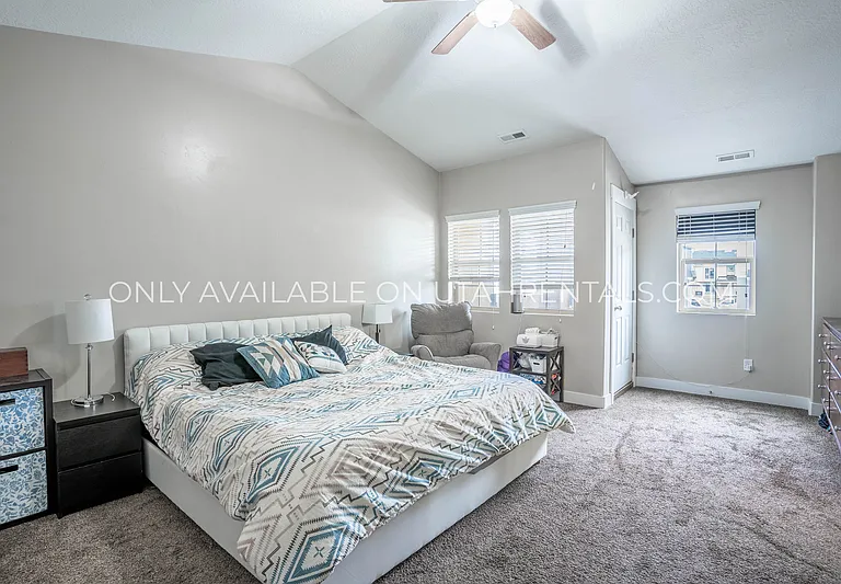 198 E Segovia Ln — Photo 10