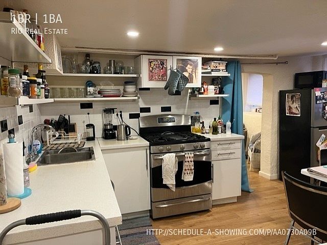 1st image of 1325 N Corona St APT 3