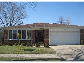 6834 N Waukesha Ave photo 1