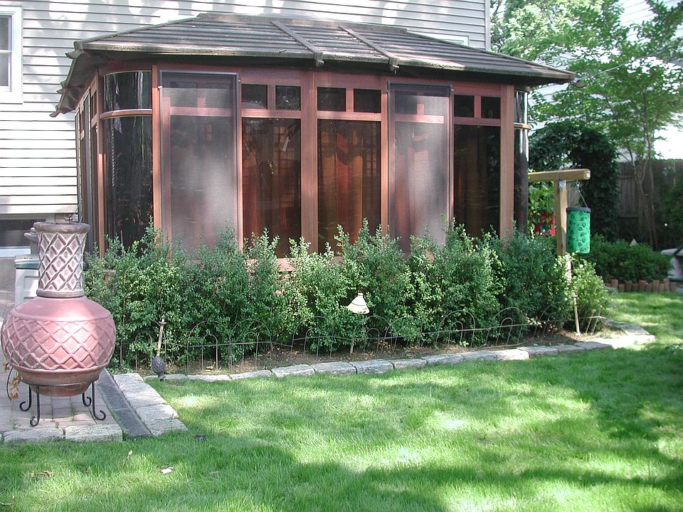 2nd image of 392 Windsor Rd