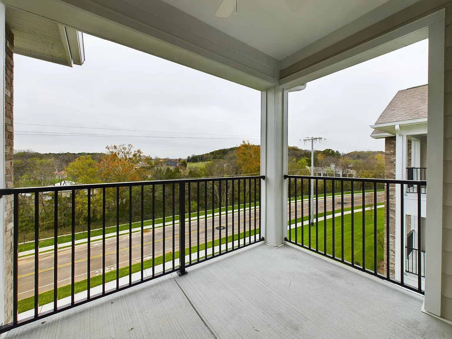 1 bed, 833 sqft, $1,409 — Photo 3