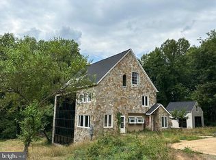 39437 Hamilton Pines Ln, Waterford, VA 20197