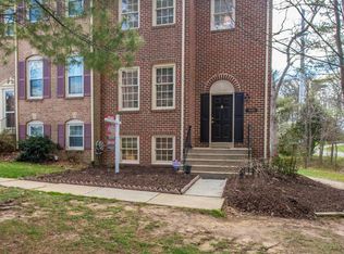 4949 Carriagepark Rd, Fairfax, VA 22032
