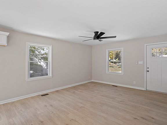 5th image of 1522 London Cir