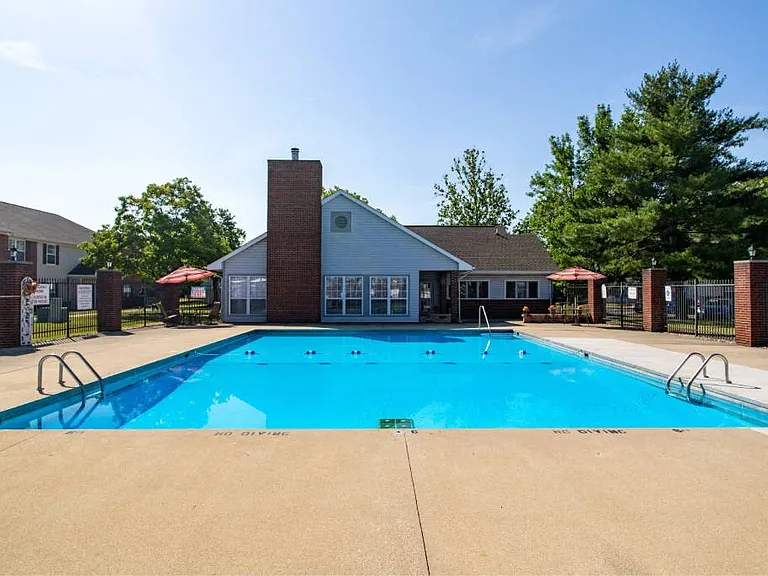 Burberry Place Apartments — Photo 20