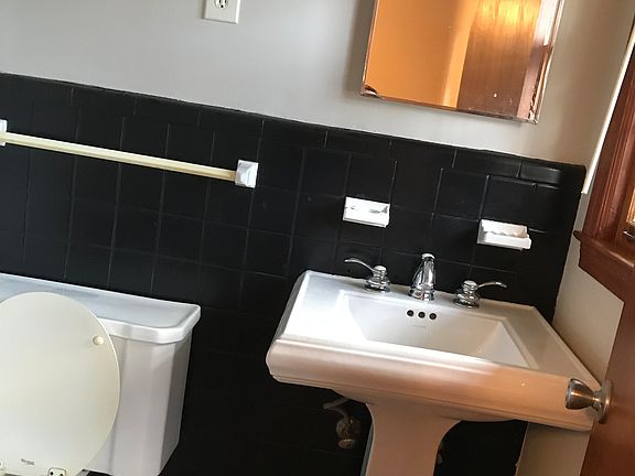 1/2 bath in Master bedroom 