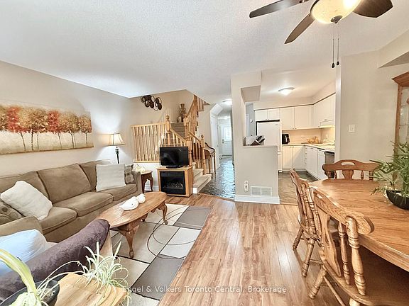 3rd image of 920 Edinburgh Rd S #9