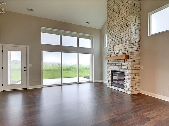 3rd image of 2969 S Waterside Ct
