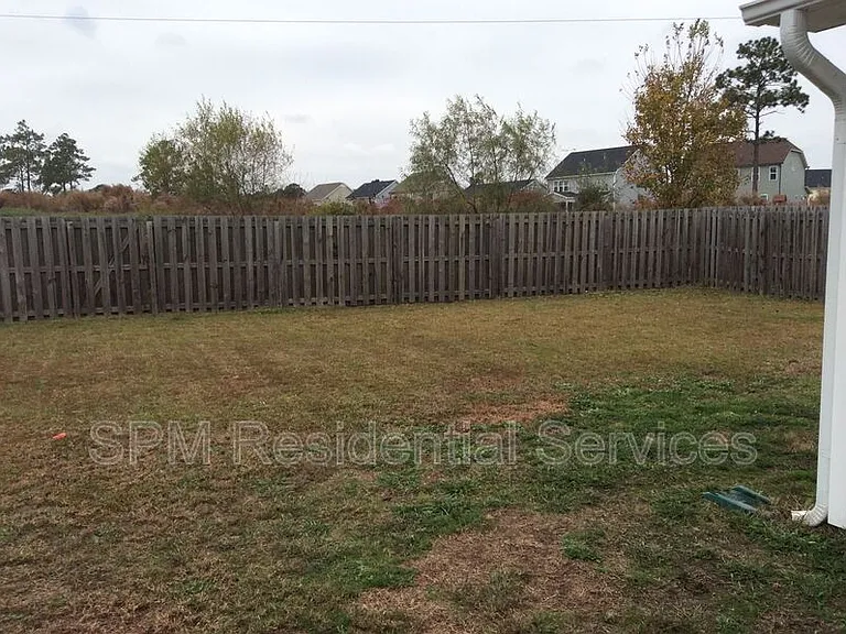 321 Rose Bud Ln — Photo 12