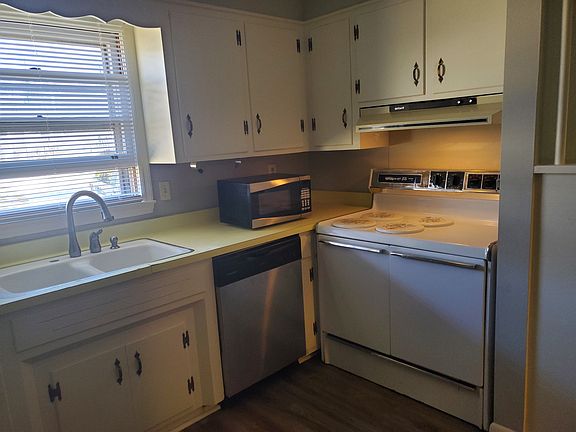 COOL RETRO KITCHEN