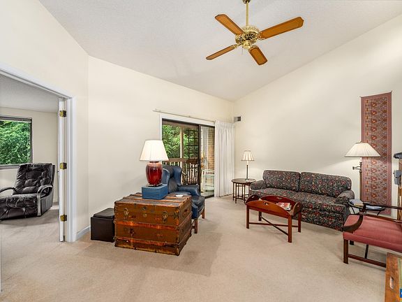 3rd image of 138 Green Turtle Ln APT 11