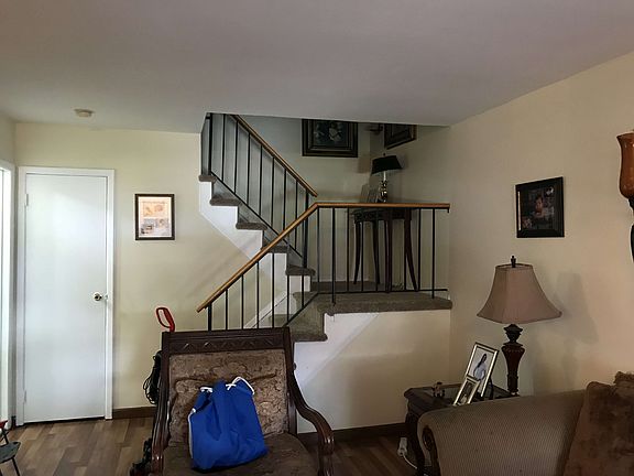 4th image of 28 Croft Ct #A