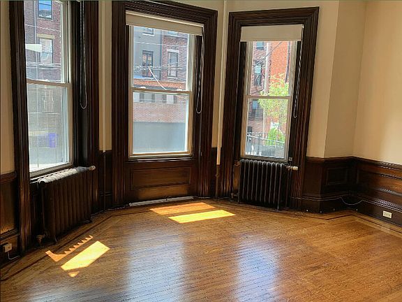 2nd image of 307 Beacon St APT 3