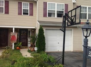325 Fisher Dr, York, PA 17404