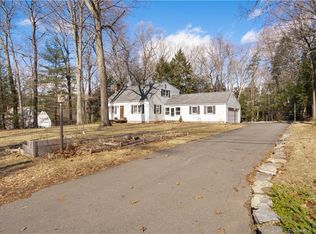 21 Squadron Line Rd, Simsbury, CT 06070
