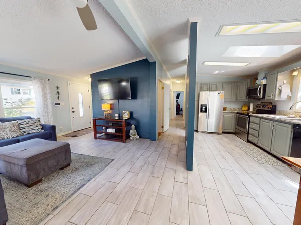 59 Mark Street, Lewiston, ME 04240